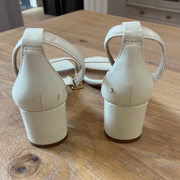 Tory Burch Cecile Ivory Leather Sandals 6 - Picture 5 of 9